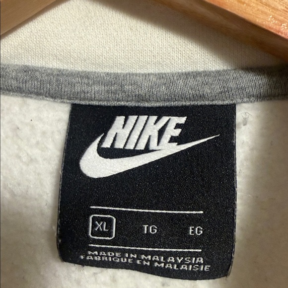 Nike Cream Hoodie with USA Graphic - Picture 6 of 8